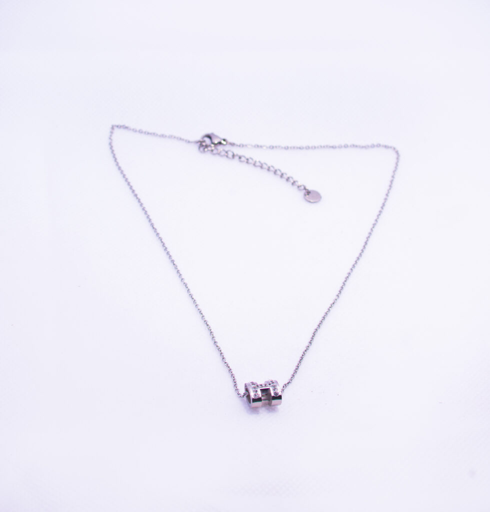 Collier H